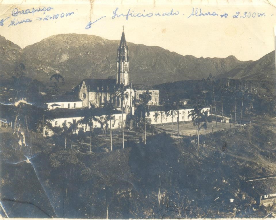 Resumindo a história do famoso seminário/colégio do Caraça.